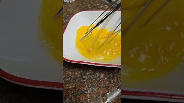 Yellow Eggs #shortsvideo #trending смотреть онлайн
