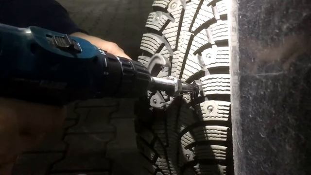 ИНСТРУМЕНТ ДЛЯ ОШИПОВКИ РЕМОНТНЫМИ ШИПАМИ