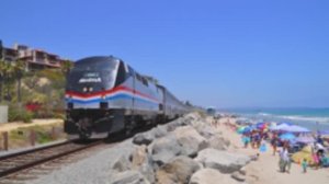 Двухэтажные поезда в Америке США тепловозы тянут за собой очень красивые пассажирские вагоны