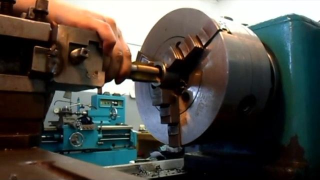 Кусон 3. Нарезание резьбы метчиком. смотреть онлайн