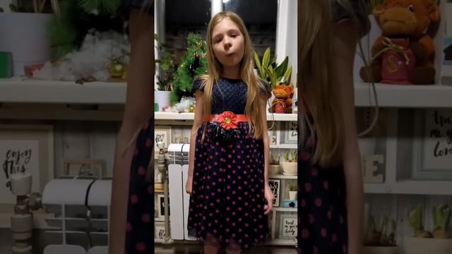 Муз. И. Кирилиной, сл. В. Орлова. Удивительная лошадь смотреть онлайн
