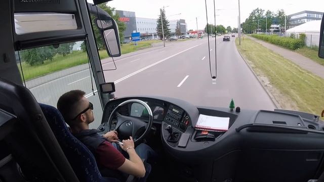 Mercedes Benz Tourismo BUS Coach driving/POV - Bus Routine смотреть онлайн