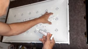 Белые пятна на телевизоре LG.