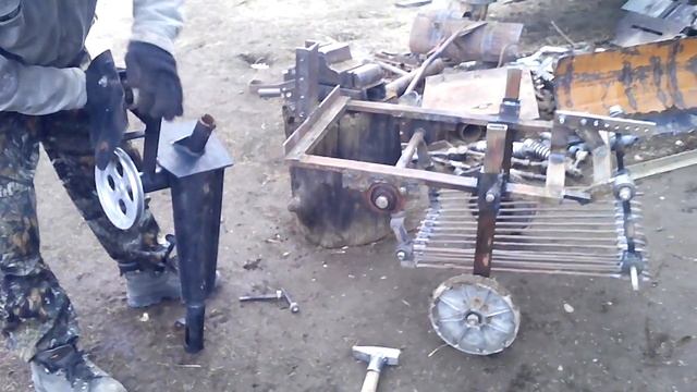 Самодельная грохотная картофелекопалка. Часть 2. смотреть онлайн
