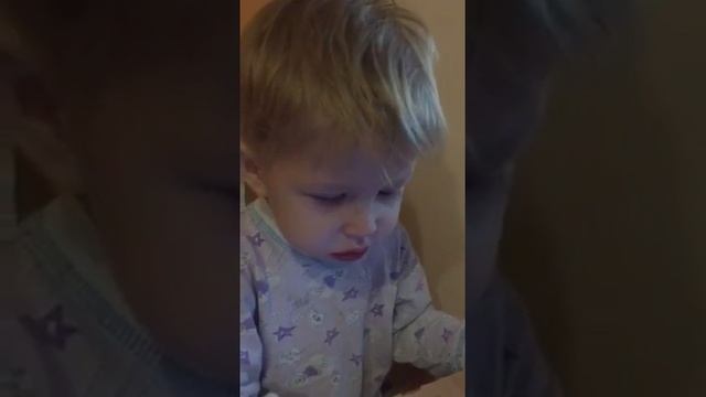 Чудодейственная сила Каланхоэ))))Мой сыночек чихает. очень смешно! смотреть онлайн