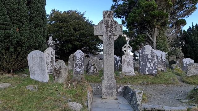 Микроэкскурсия в монастырь Глендалох (Glendalough), Ирландия смотреть онлайн
