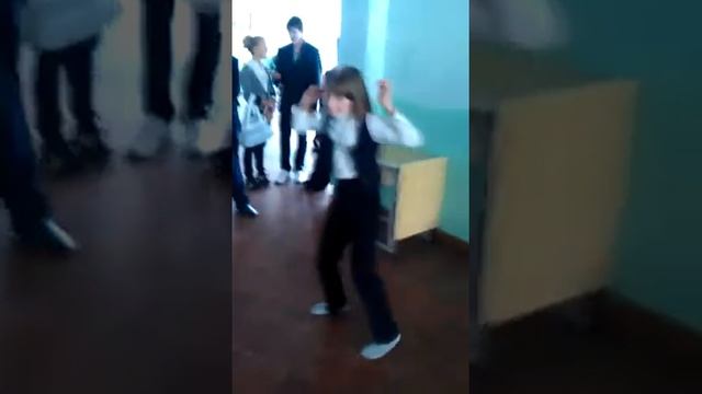 Девка под бутербродом в школе смотреть онлайн
