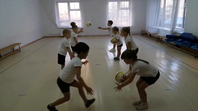 Кружок Школа мяча Старшая группа смотреть онлайн