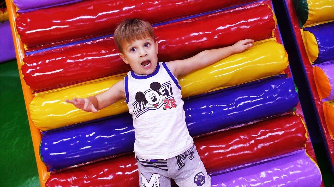 Learn colors with Bad BABY Indoor Playground Family Fun Play Area Nursery Rhymes Songs for children смотреть онлайн