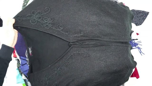 Мешок № 109128. Тонкие Свитера. КРЕМ. Арт 3177. Вес 34 кг. Кол-во 134 шт