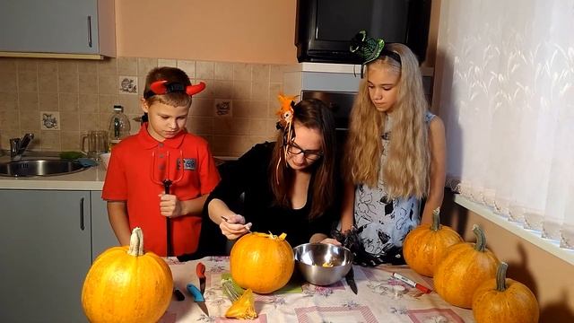 DIY: How to carve Halloween pumpkin? Как вырезать тыкву к Хэллоуину? Хеллоуин. смотреть онлайн