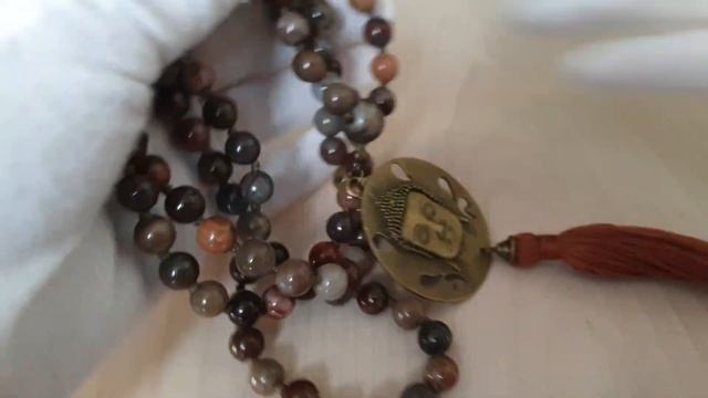 Мала 108 из яшмы с кулоном смотреть онлайн