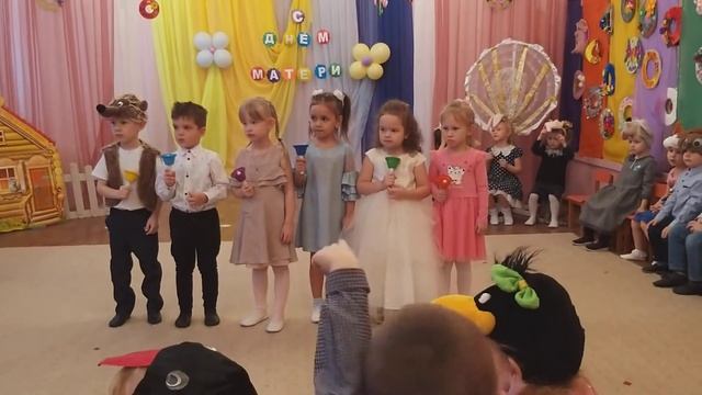 Оркестр цветных колокольчиков в средней группе "Вальс" смотреть онлайн