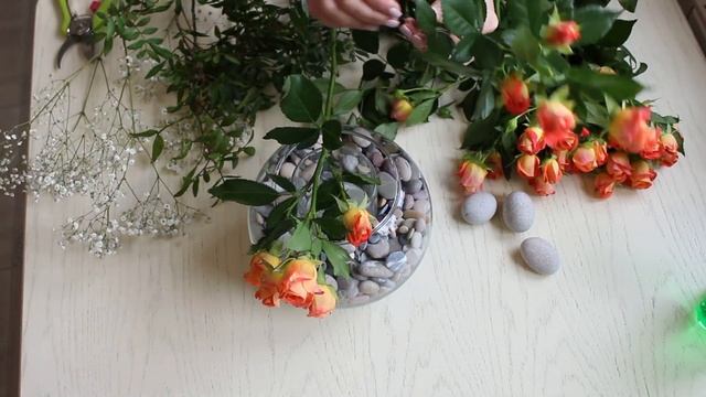 Идея декора с морскими камушками или ракушками / Как красиво поставить букет смотреть онлайн