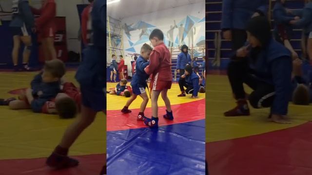 Новый приём ??♂️#Тренировка #Москва #Спортдети #самбо смотреть онлайн