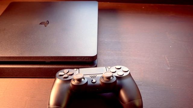 SONY PS4 Slim в 2018 году, немного O играх.