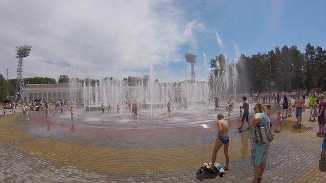 Краткая зарисовка поющие фонтаны Набережная в воскресенье 30/07/2017 Хабаровск смотреть онлайн
