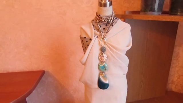 Стильный манекен и кулон галстук от Ксении смотреть онлайн