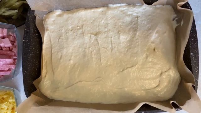 УДАЧНЫЙ РЕЦЕПТ БЫСТРОЙ И ОЧЕНЬ ВКУСНОЙ ПИЦЦЫ/ Тонкое тесто и много начинки на ваш вкус смотреть онлайн