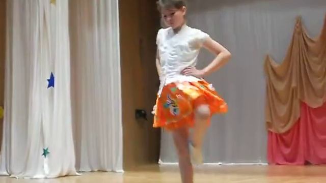 Шуточный Казачий танец "Узенький проулочек". Ч.1 смотреть онлайн