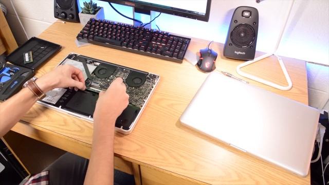 Building the Ultimate Unibody MacBook Pro | eBay MacBook Flipping Episode 2 смотреть онлайн