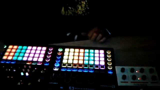 Noir Capture Give the things to the right hands - Live - Novation Circuit - Novation Mono Station смотреть онлайн