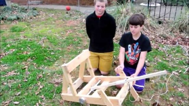 Design & Launching our Roman Torsion Catapult / Onager смотреть онлайн