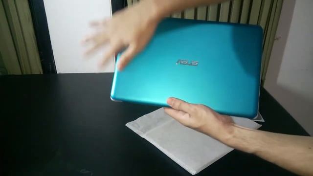 ASUS E202SA Unboxing - with Subtitle смотреть онлайн
