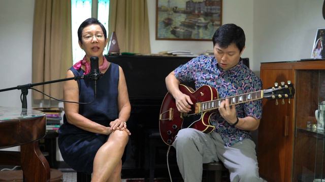 Moon River - Cover feat. My Mom смотреть онлайн