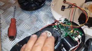 Робот для окон - не включается.