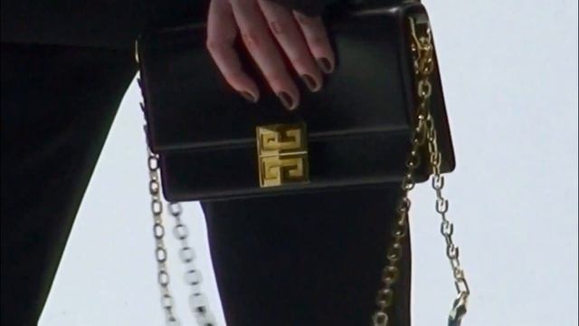 GIVENCHY | 4G Bag Behind the Scenes смотреть онлайн