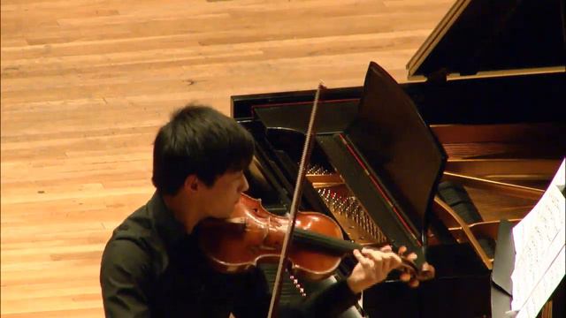 Zeyu Victor Li -- Menuhin Competition 2014 -- Senior Semi-Finals смотреть онлайн