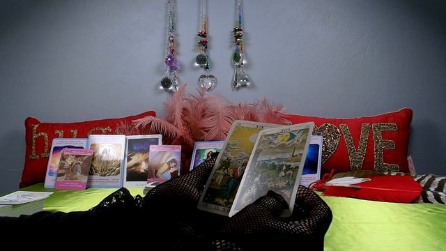 Таро прогноз от ЛУНЫ на 1 АВГУСТА- СЮРПРИЗЫ, БОЖЬИ ВОЗНАГРАЖДЕНИЯ, ПРОЦВЕТАНИЕ, СТРАСТЬ, СЧАСТЬЕ... смотреть онлайн