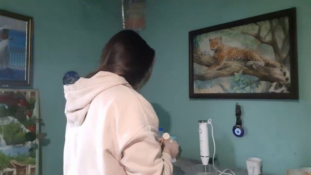 Молодая ОСОБА ЖИВЁТ С РОДИТЕЛЯМИ В 106–ЛЕТНЕМ ДОМЕ, ТЕМ ВРЕМЕНЕМ ХЕЙТЕРЫ СКРИПЯТ ЗУБАМИ. смотреть онлайн