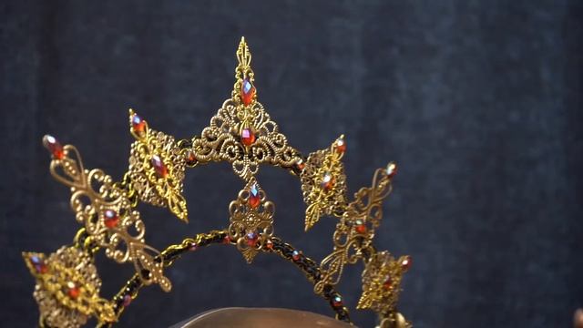 Корона с двумя нимбами. Образец для ЯМ. смотреть онлайн