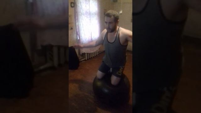 Топ 3 упражнения на фитболе для развития динамического баланса смотреть онлайн