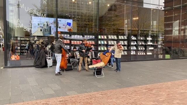 Amsterdam MOCO Museum Live Band смотреть онлайн