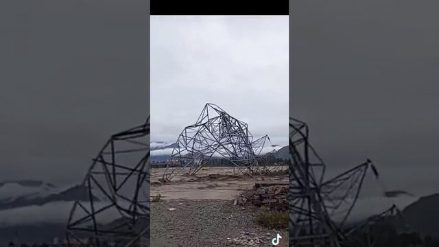 132kV Tower Drowning at SWAT during flood смотреть онлайн