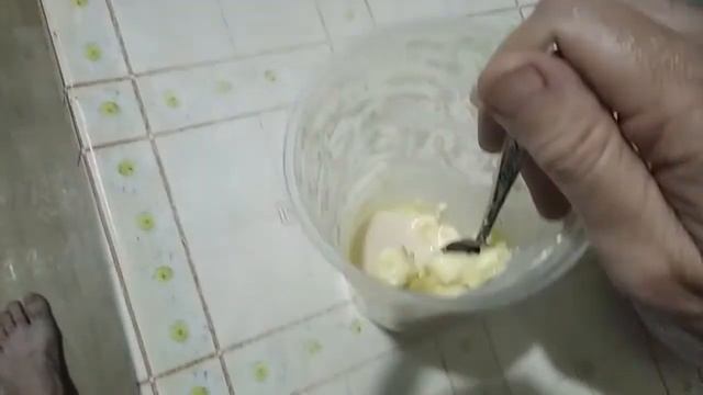 Как ложкой сделать настоящее сливочное масло из сметаны за 5 минут и дешевле чем магазинное смотреть онлайн