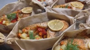 СТЕЙК ФОРЕЛИ В ЛОДОЧКЕ ИЗ ПЕРГАМЕНТА