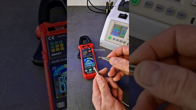 Measuring Inrush Current using new 600A Clamp Meter GVDA GD168B смотреть онлайн