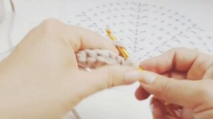 Полукруг из трикотажной пряжи