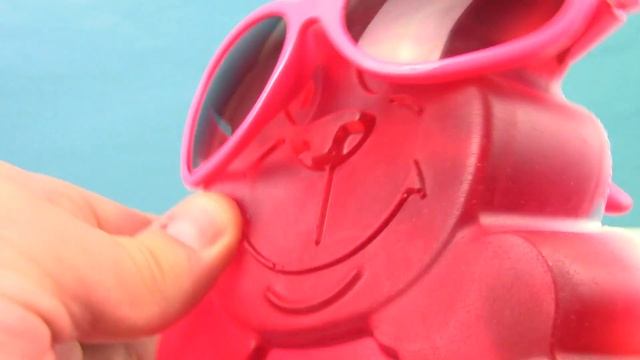 СОЛНЕЧНЫЕ ОЧКИ И ПИРАТСКАЯ ПОВЯЗКА ДЛЯ ЖЕЛЕЙНОГО МЕДВЕДЯ МАКСА смотреть онлайн