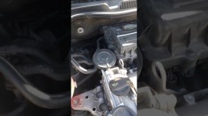 Снятие клапана ВКГ(вентиляции картерных газов)на поло седан.