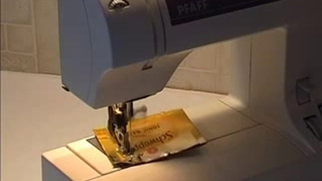PFAFF Шьет консервные банки смотреть онлайн