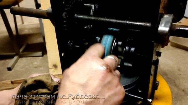 Почему пропал ход в снегоуборщике. Не едет сам. Как сделать !!!