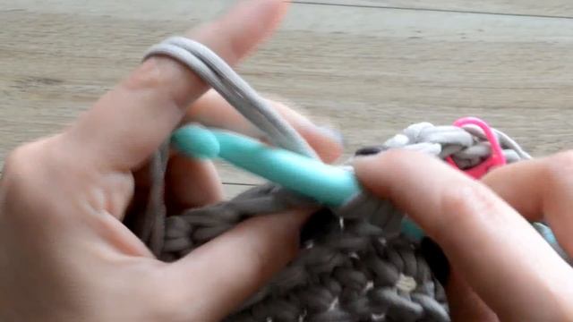 BOLSO A CROCHET ESTILO "SEASHELL" PASO A PASO | Danii's Ways смотреть онлайн