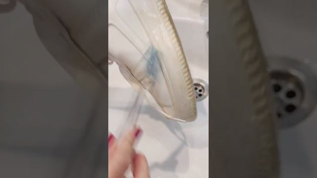 Лайфхак «Как очистить белые кроссовки легко» #фаберлик #бизнесонлайн #мамавдекрете #работавдекрете смотреть онлайн