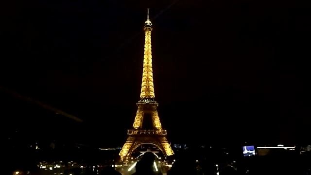 Париж ночная башня смотреть онлайн
