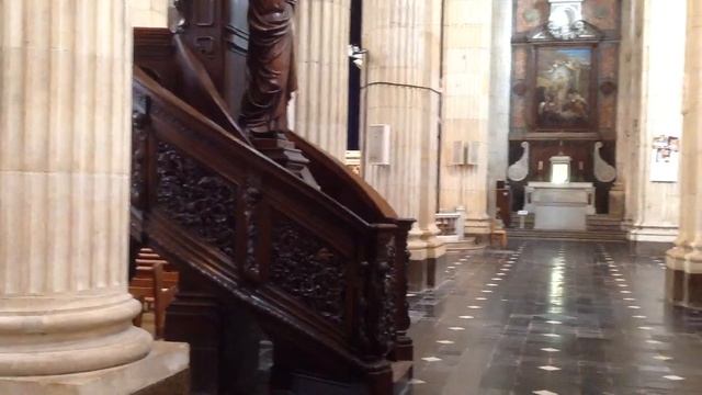 Cathedral Basilica of Notre-Dame in Boulogne Sur-Mer смотреть онлайн